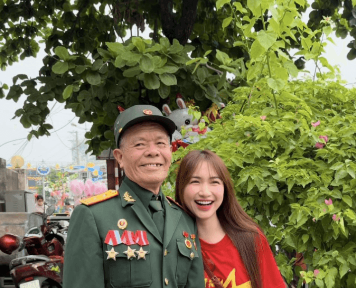 Một ngày buồn của gia đình Hoà Minzy